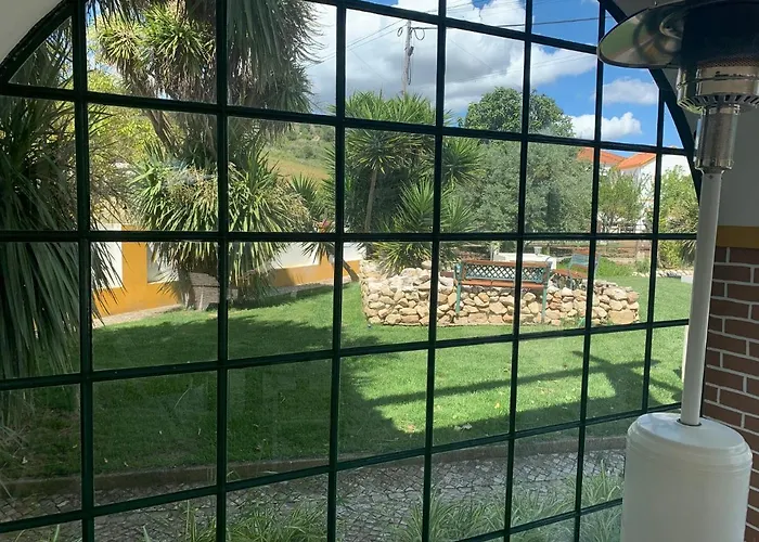 Alojamento de Turismo Rural Quinta Ribeira Do Labrador - Lisbon West Wine Route *